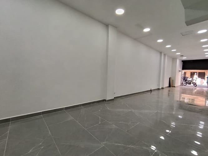 Local en arriendo en Laureles, Medellín, 125 m² · foto 2 de 12
