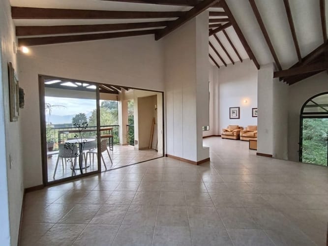 Casa de 4 alcobas en arriendo en Loma Del Escobero, Envigado · foto 5 de 20