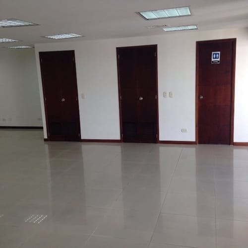 Oficina en venta en Las Acacias, Medellín, 78 m² · foto 3 de 9