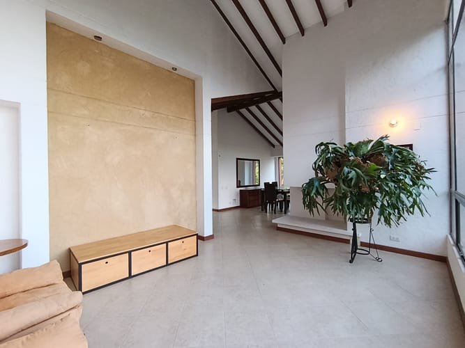 Casa de 4 alcobas en arriendo en Loma Del Escobero, Envigado · foto 7 de 20