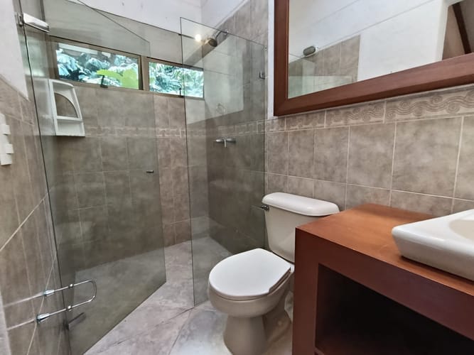 Casa de 4 alcobas en arriendo en Loma Del Escobero, Envigado · foto 17 de 20