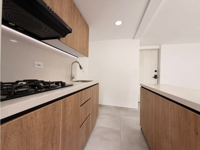 Apartamento de 3 alcobas en venta en San Jose, Sabaneta, 55 m² · foto 2 de 24