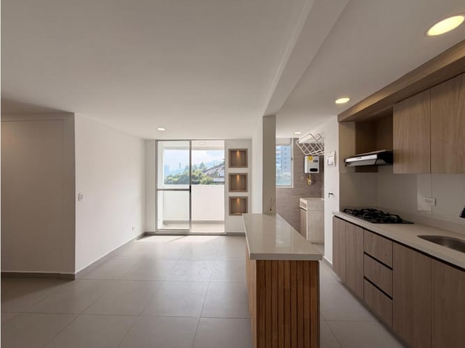 Apartamento de 3 alcobas en venta en San Jose, Sabaneta, 55 m² · foto 3 de 24