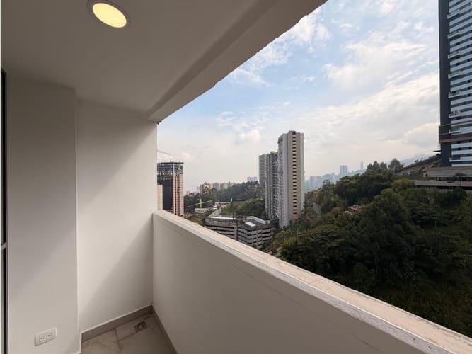 Apartamento de 3 alcobas en venta en San Jose, Sabaneta, 55 m² · foto 4 de 24