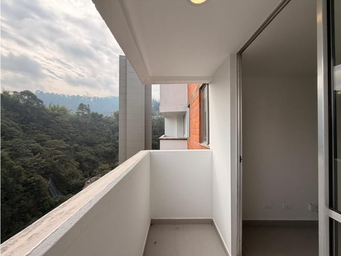 Apartamento de 3 alcobas en venta en San Jose, Sabaneta, 55 m² · foto 6 de 24