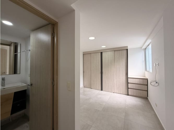 Apartamento de 3 alcobas en venta en San Jose, Sabaneta, 55 m² · foto 7 de 24