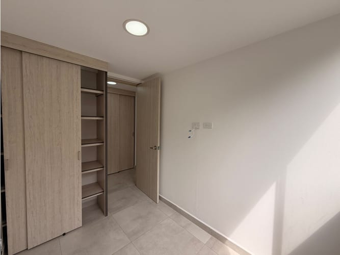 Apartamento de 3 alcobas en venta en San Jose, Sabaneta, 55 m² · foto 10 de 24