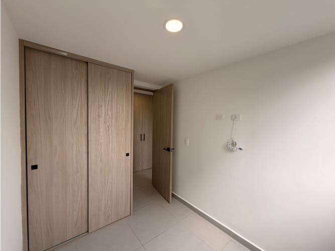Apartamento de 3 alcobas en venta en San Jose, Sabaneta, 55 m² · foto 11 de 24