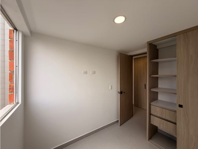 Apartamento de 3 alcobas en venta en San Jose, Sabaneta, 55 m² · foto 12 de 24