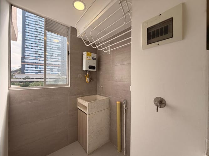 Apartamento de 3 alcobas en venta en San Jose, Sabaneta, 55 m² · foto 16 de 24