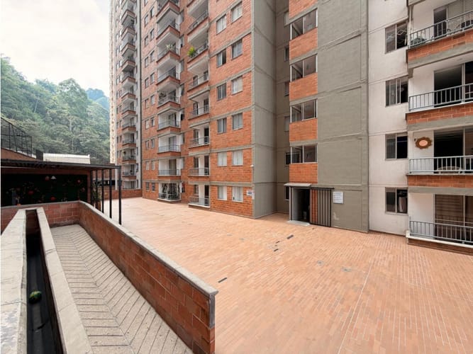 Apartamento de 3 alcobas en venta en San Jose, Sabaneta, 55 m² · foto 24 de 24