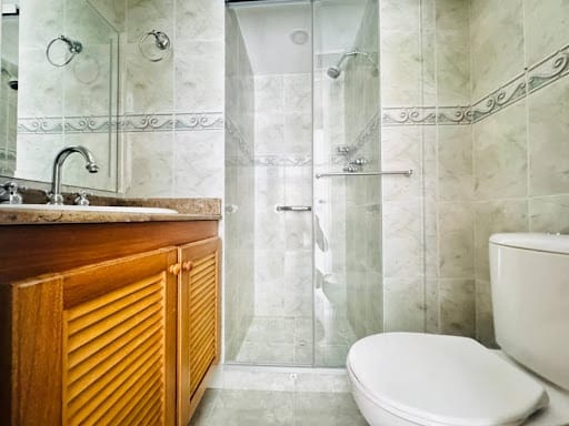 Apartamento de 3 alcobas en arriendo en Altos Del Poblado, Medellín, 77 m² · foto 14 de 24