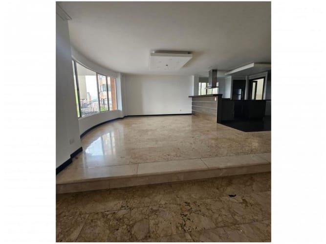 Casa de 5 alcobas en venta en El Tesoro, Medellín, 420 m² · foto 5 de 24