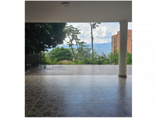 Casa de 5 alcobas en venta en El Tesoro, Medellín, 420 m² · foto 7 de 24