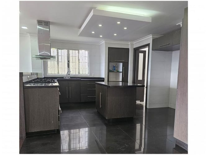 Casa de 5 alcobas en venta en El Tesoro, Medellín, 420 m² · foto 11 de 24
