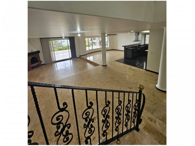 Casa de 5 alcobas en venta en El Tesoro, Medellín, 420 m² · foto 14 de 24