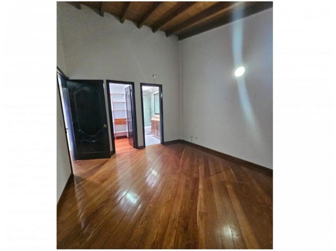 Casa de 5 alcobas en venta en El Tesoro, Medellín, 420 m² · foto 17 de 24