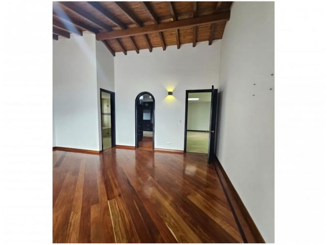 Casa de 5 alcobas en venta en El Tesoro, Medellín, 420 m² · foto 18 de 24