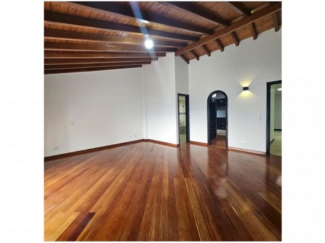 Casa de 5 alcobas en venta en El Tesoro, Medellín, 420 m² · foto 19 de 24