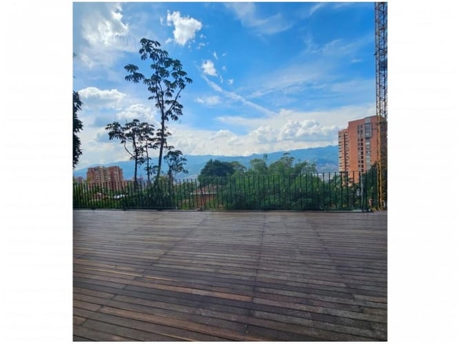 Casa de 5 alcobas en venta en El Tesoro, Medellín, 420 m² · foto 23 de 24