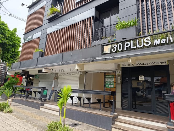 Local en arriendo en Laureles, Medellín, 40 m² · foto 2 de 12