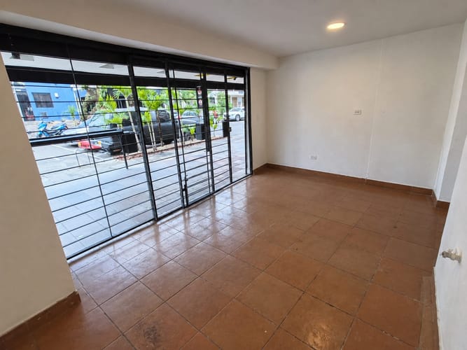 Local en arriendo en Laureles, Medellín, 40 m² · foto 7 de 12