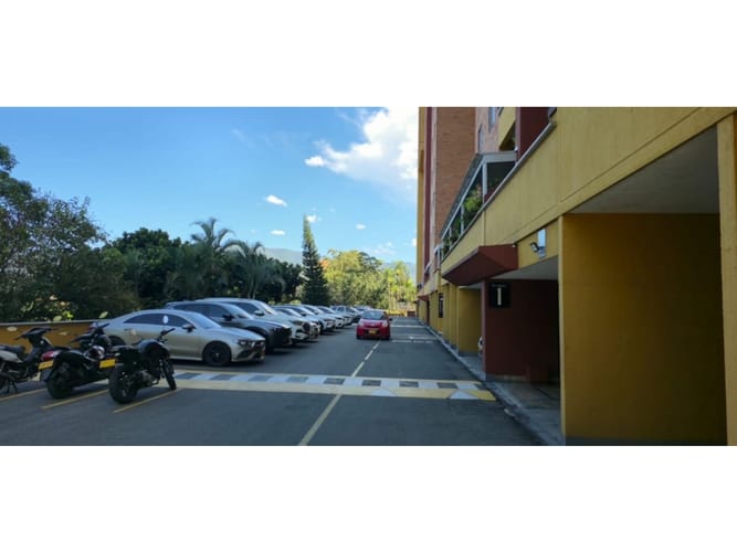 Apartamento de 3 alcobas en venta en La Castellana, Medellín, 125 m² · foto 16 de 24