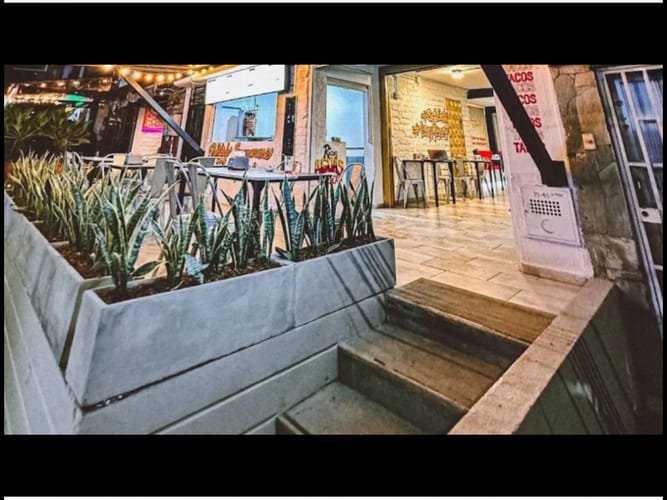 Local en venta en Laureles, Medellín, 156 m² · foto 2 de 11
