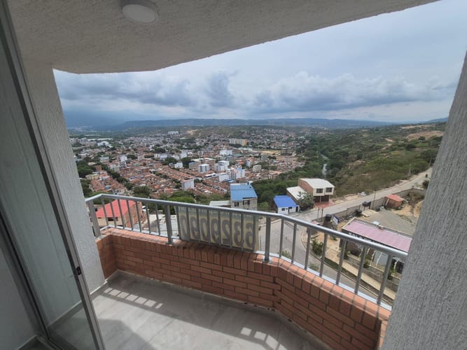Apartamento de 3 alcobas en arriendo en El Malecón, Girón, 65 m² · foto 12 de 18