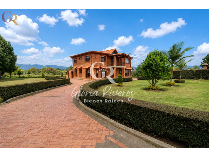 Casa de 5 alcobas en arriendo en Parcelas, Cota, 280 m² · foto 4 de 24