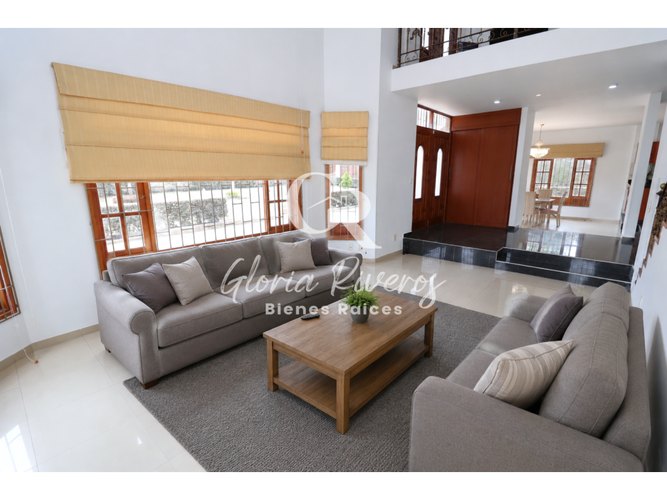 Casa de 5 alcobas en arriendo en Parcelas, Cota, 280 m² · foto 13 de 24