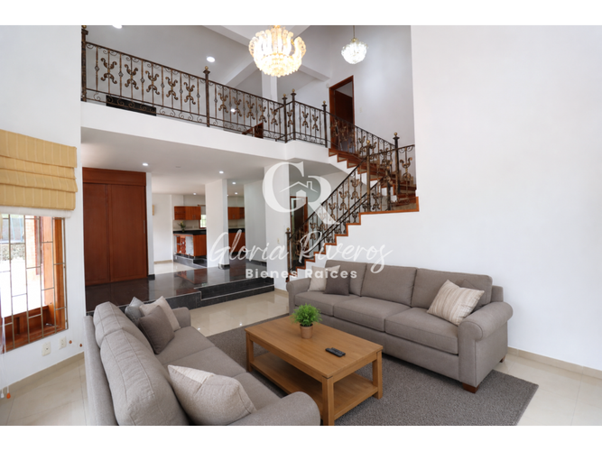 Casa de 5 alcobas en arriendo en Parcelas, Cota, 280 m² · foto 11 de 24