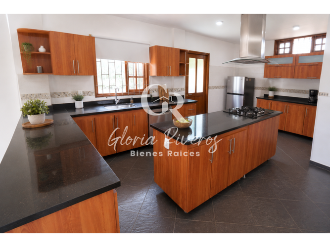Casa de 5 alcobas en arriendo en Parcelas, Cota, 280 m² · foto 18 de 24