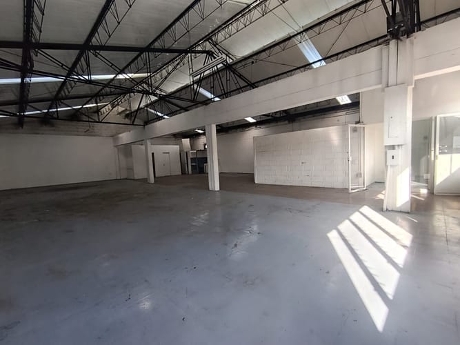 Bodega en arriendo en El Poblado, Medellín, 270 m² · foto 6 de 15