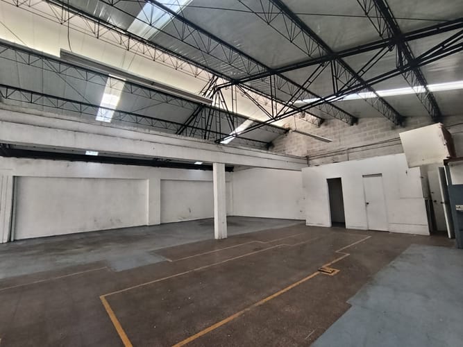 Bodega en arriendo en El Poblado, Medellín, 270 m² · foto 9 de 15