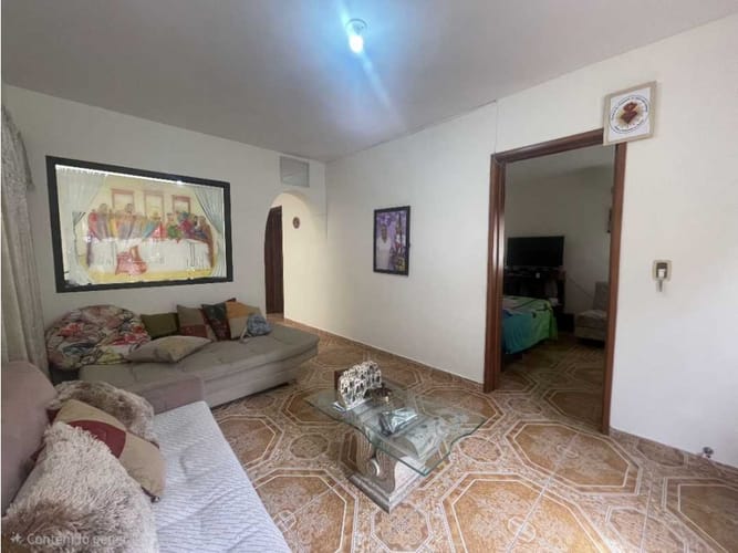 Apartamento de 5 alcobas en venta en Los Naranjos, Sabaneta, 137 m² · foto 2 de 22