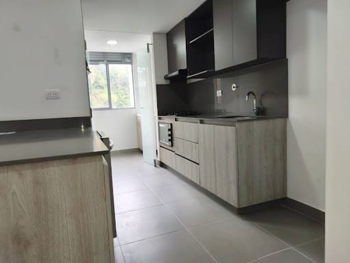 Apartamento de 3 alcobas en arriendo en La Abadia, Envigado, 90 m² · foto 3 de 23