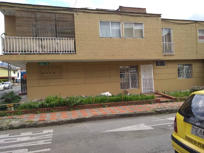 Casa en venta en Santa Fe, Medellín, 122 m² · foto 2 de 3