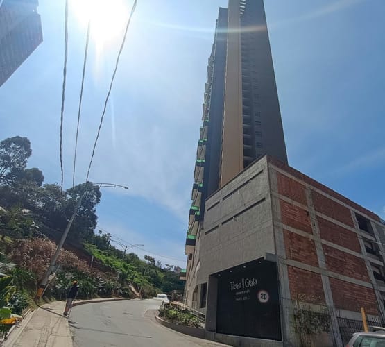 Apartamento de 2 alcobas en arriendo en El Poblado, Medellín, 62 m² · foto 2 de 14
