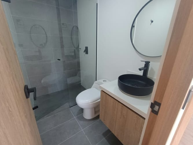 Apartamento de 2 alcobas en arriendo en El Poblado, Medellín, 62 m² · foto 8 de 14