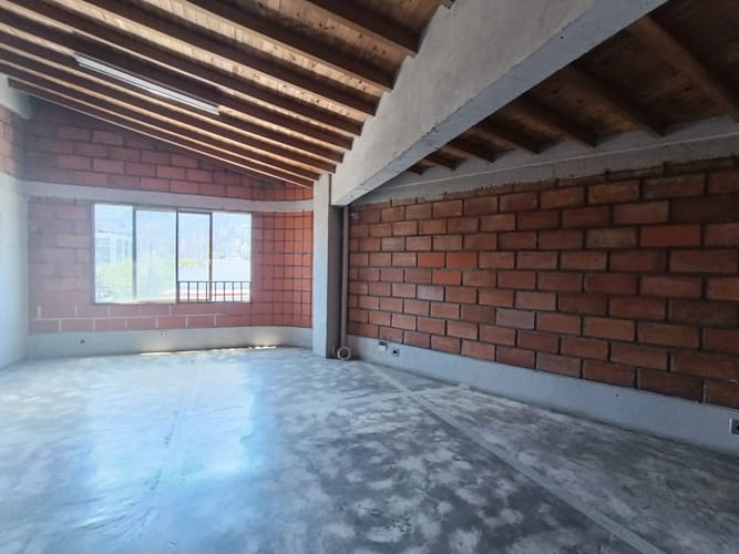 Bodega en arriendo en Cristo Rey, Medellín, 45 m² · foto 2 de 20