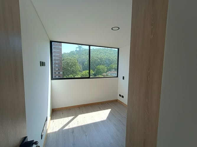 Apartamento de 2 alcobas en arriendo en El Poblado, Medellín, 62 m² · foto 13 de 14