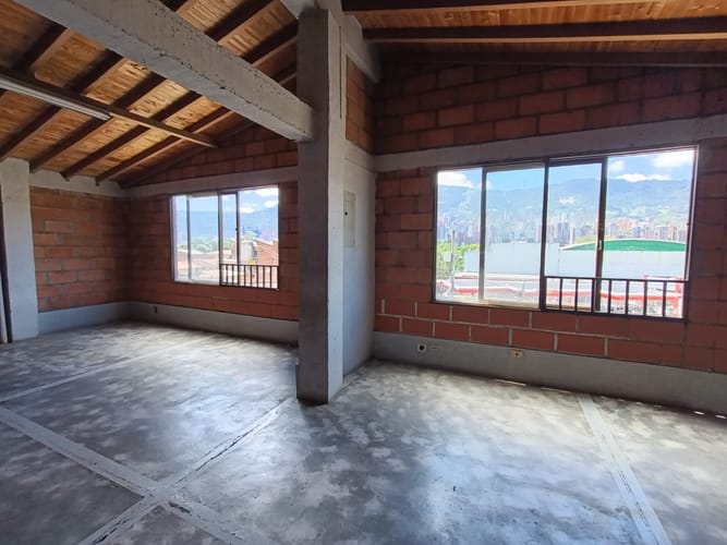 Bodega en arriendo en Cristo Rey, Medellín, 45 m² · foto 17 de 20