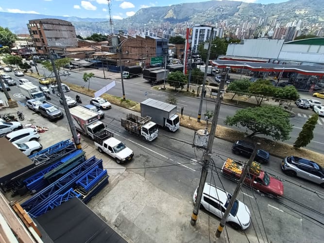 Bodega en arriendo en Cristo Rey, Medellín, 45 m² · foto 19 de 20