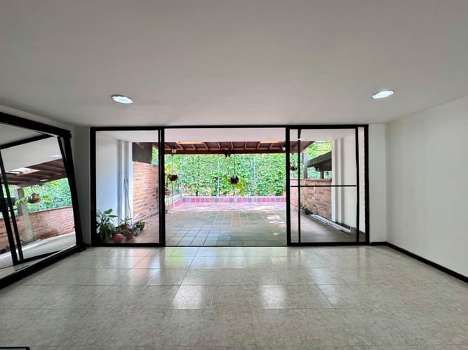 Casa de 4 alcobas en arriendo en Loma Del Escobero, Envigado, 189 m² · foto 4 de 20