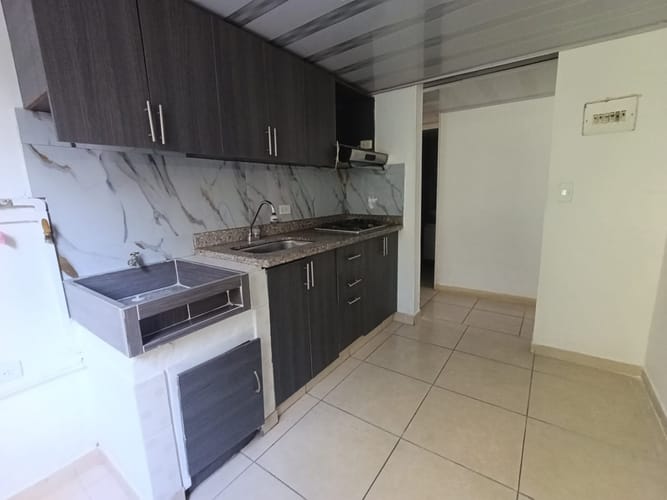 Apartamento de 4 alcobas en arriendo en Señorial, Envigado, 76 m² · foto 2 de 14