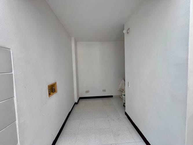 Casa de 4 alcobas en arriendo en Loma Del Escobero, Envigado, 189 m² · foto 9 de 20