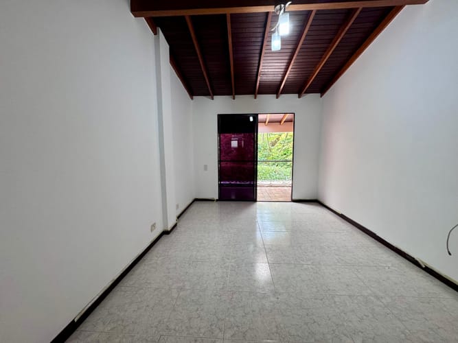 Casa de 4 alcobas en arriendo en Loma Del Escobero, Envigado, 189 m² · foto 14 de 20