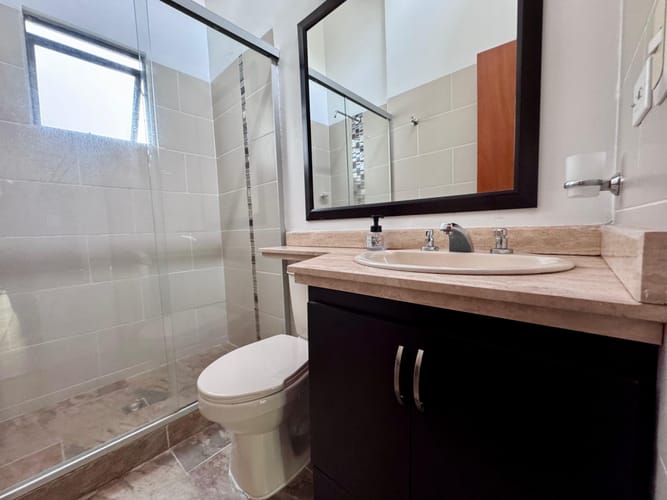 Casa de 4 alcobas en arriendo en Loma Del Escobero, Envigado, 189 m² · foto 17 de 20