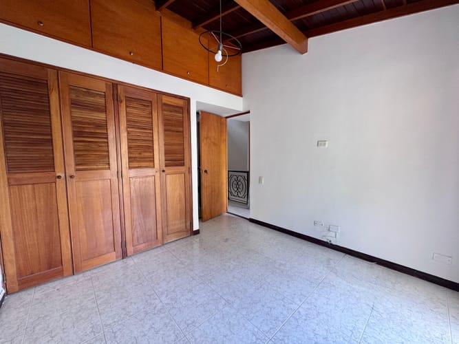 Casa de 4 alcobas en arriendo en Loma Del Escobero, Envigado, 189 m² · foto 20 de 20